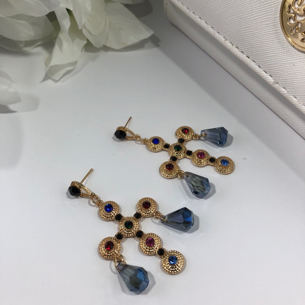 Delilah Earrings 💛💛